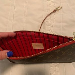 Louis Vuitton Neverfull Pochette Wristlet